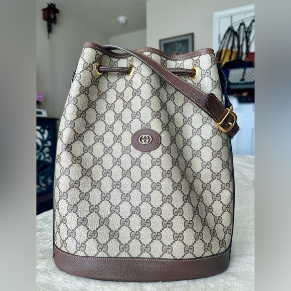 Gucci Bucket Side Pullstring Shoulder Bag - Picture 2 of 16